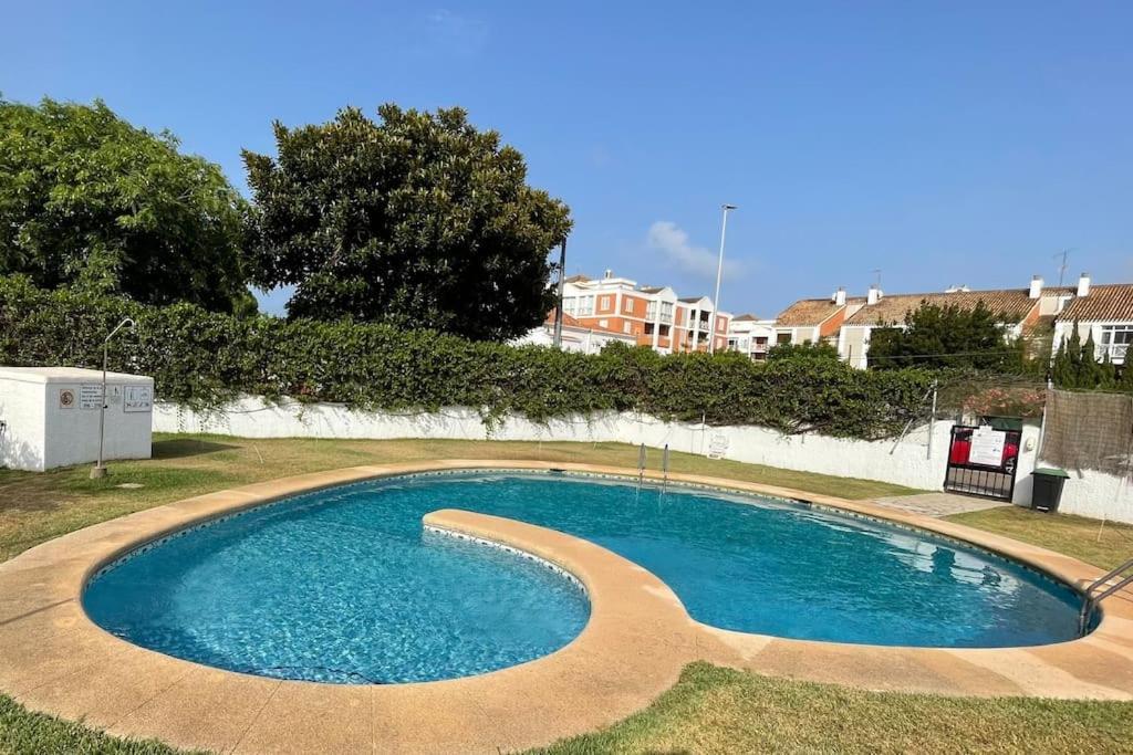 Club Nautico Con Piscina
